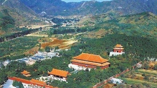 定陵是明神宗朱翊钧的陵墓，那么定陵地宫的入口是怎么被发现的