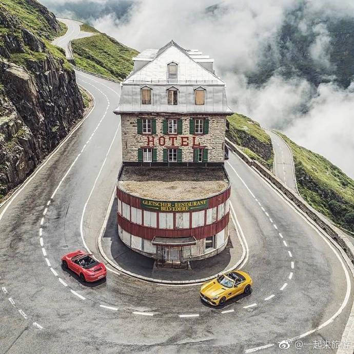 瑞士富尔卡山口半山腰上的一个小旅馆