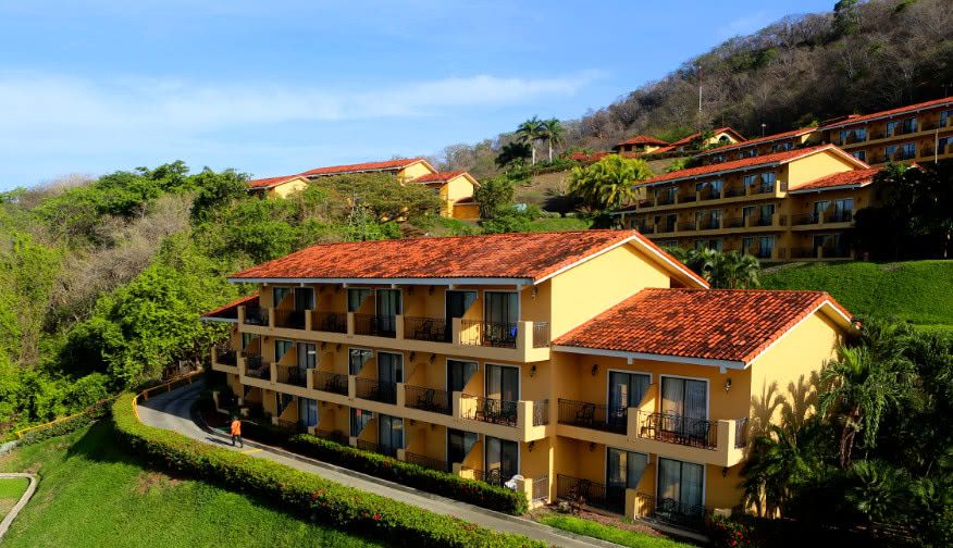 此国没有军队,治安却很好,当地美女都想找中国