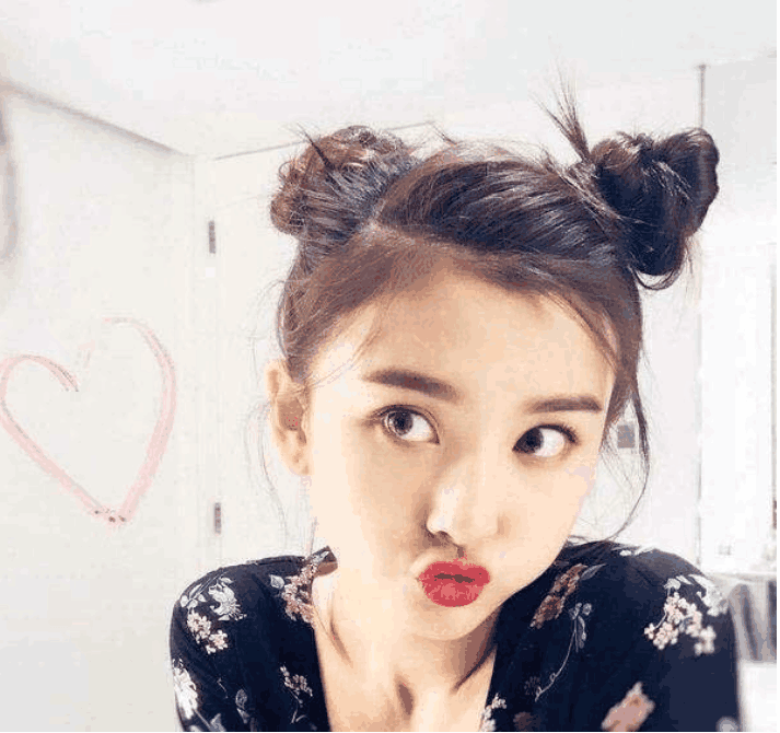 杨超越梳起哪吒头, 就没有宋祖儿什么事了, 这是