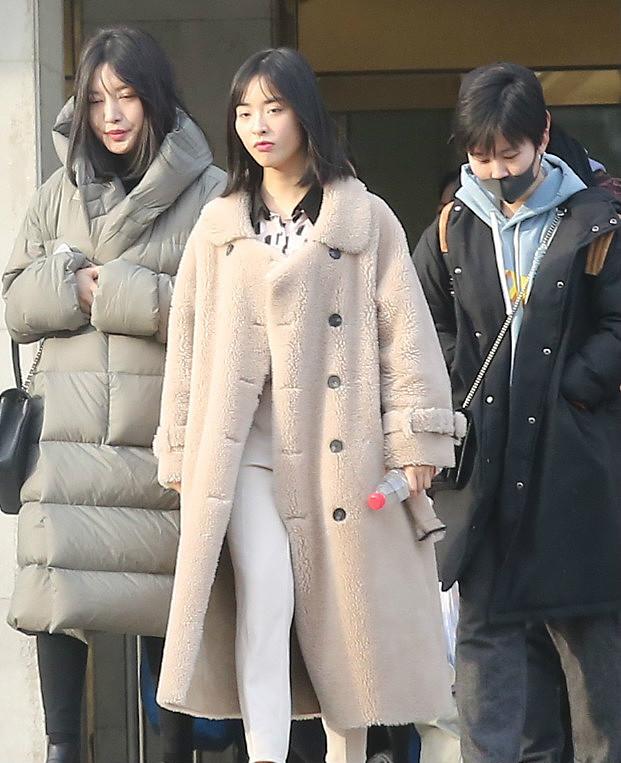 Angelababy现身春晚二审彩排将表演语言节目