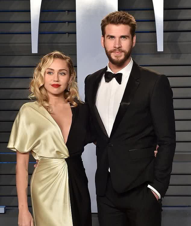 麦莉·赛勒斯与锤弟结婚了?两人曾订婚后分手