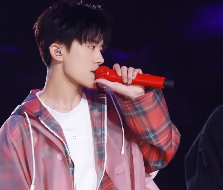 易烊千玺新歌《灾》上线崭新的音乐尝试诠释不