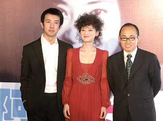 梅婷曾是他的前妻,李小冉曾为他堕胎,如今49岁的他低调结婚