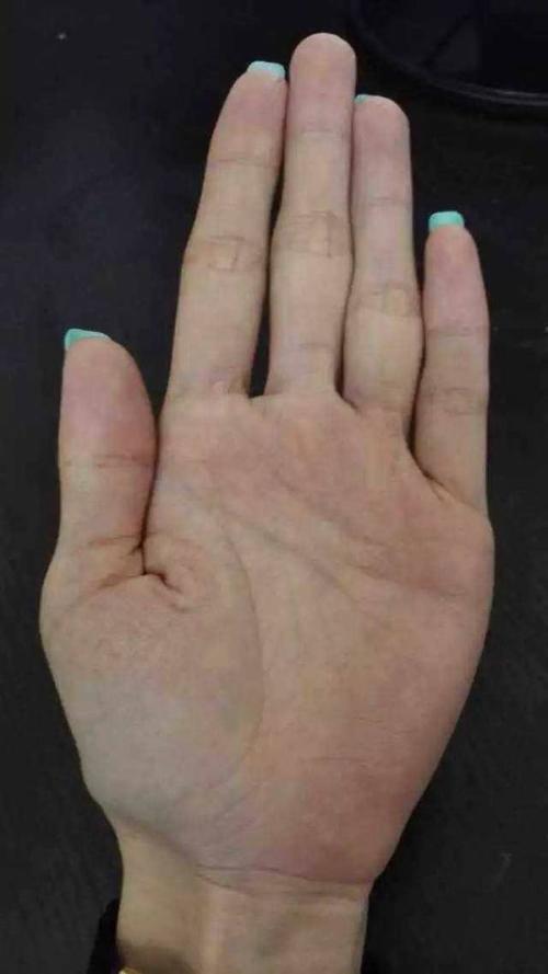 什么叫做“漏财手”?难聚财,一生劳苦命