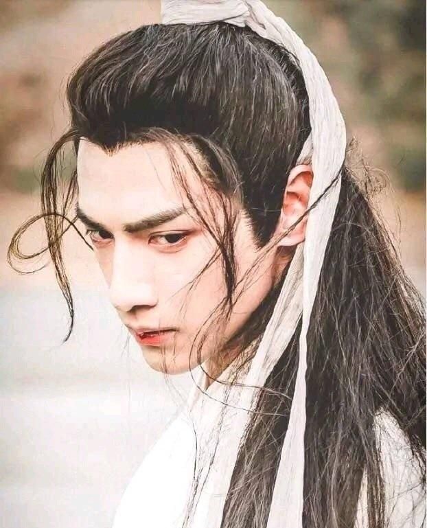 古言中的小说男主脸:朱一龙郎艳独绝,李承鄞