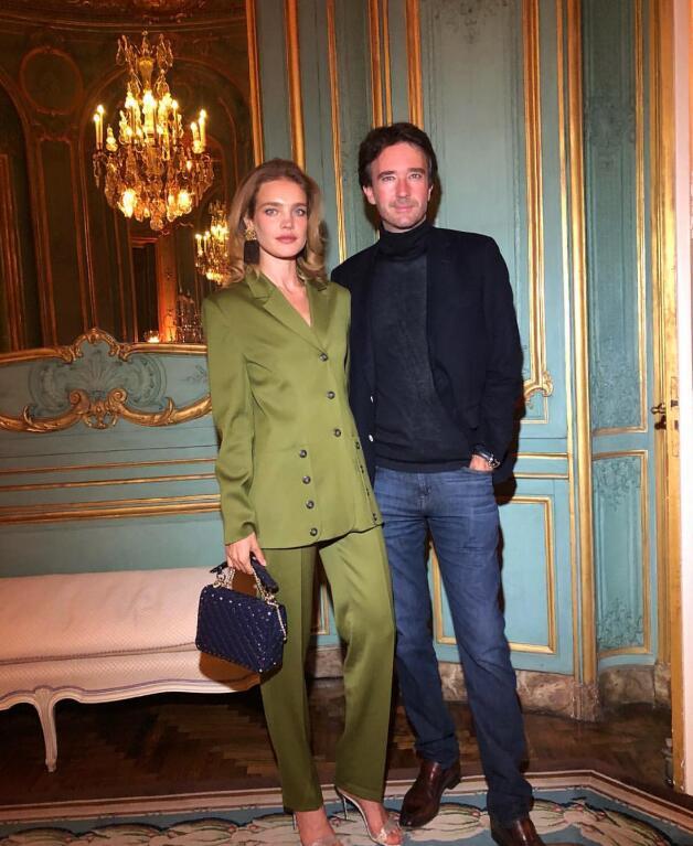 经营水果摊却能嫁给英国贵族,离婚后成LV太子