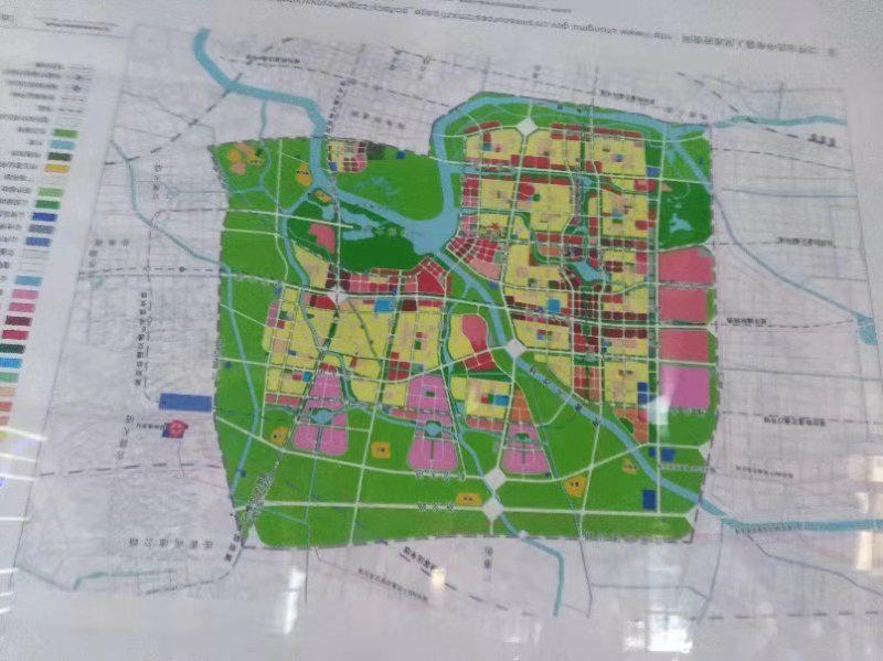 郑州百辆豪车齐聚万科:千万别墅交房成噩梦