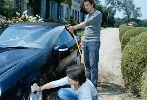 夏天雨水比较多，雨季怎样保养车
