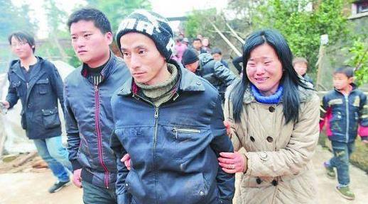 犀利哥因一张照片走红，被称为最酷男人，如今8年过去他怎么样了