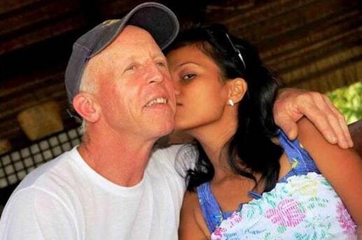 去泰国旅游:别轻易尝试租妻服务,不然后悔就