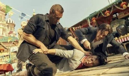 电影《疯狂的外星人》影评:黄渤加沈腾喜剧电