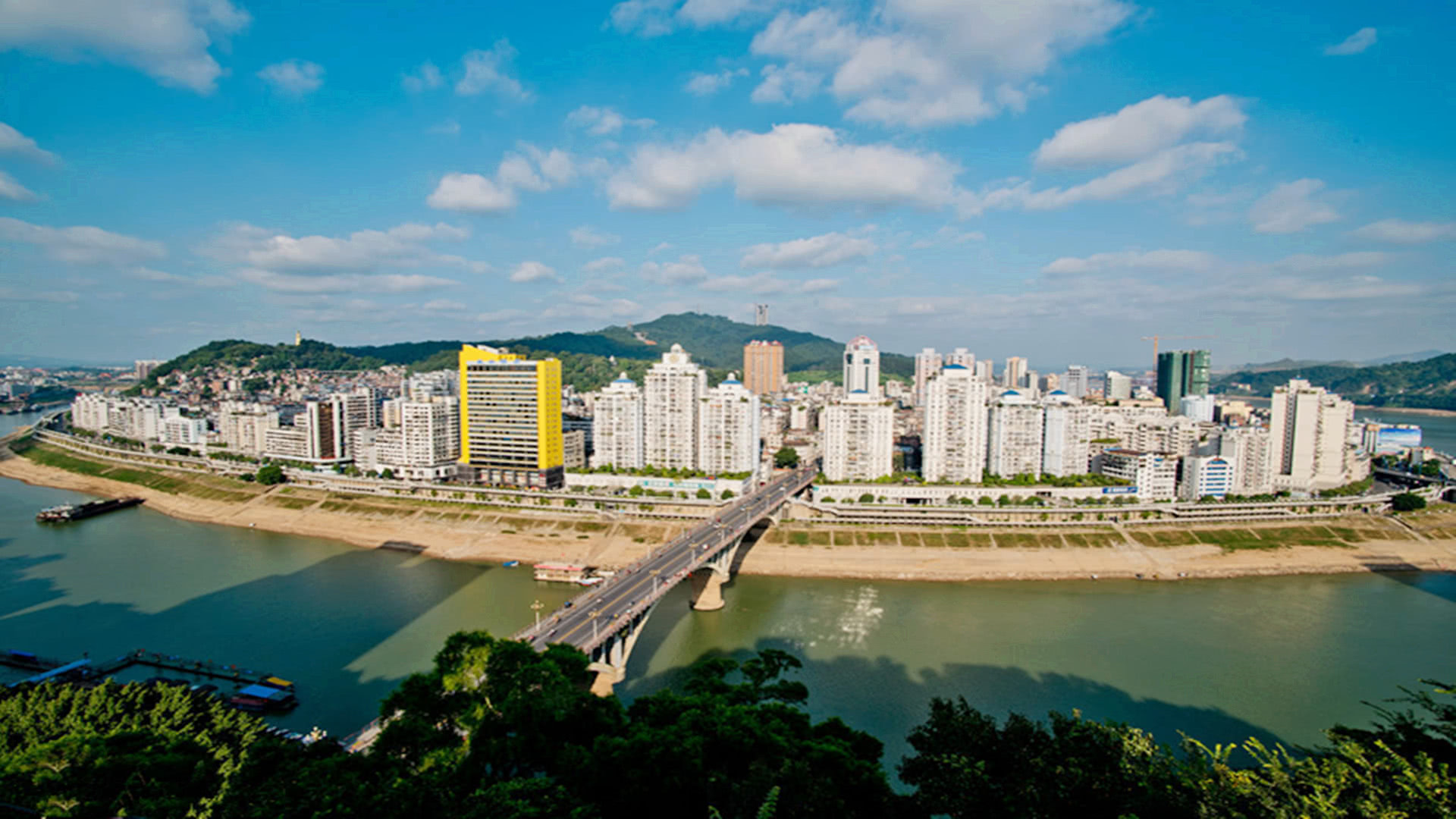 广西共有2个三线城市只有它能升为二线不是桂林梧州