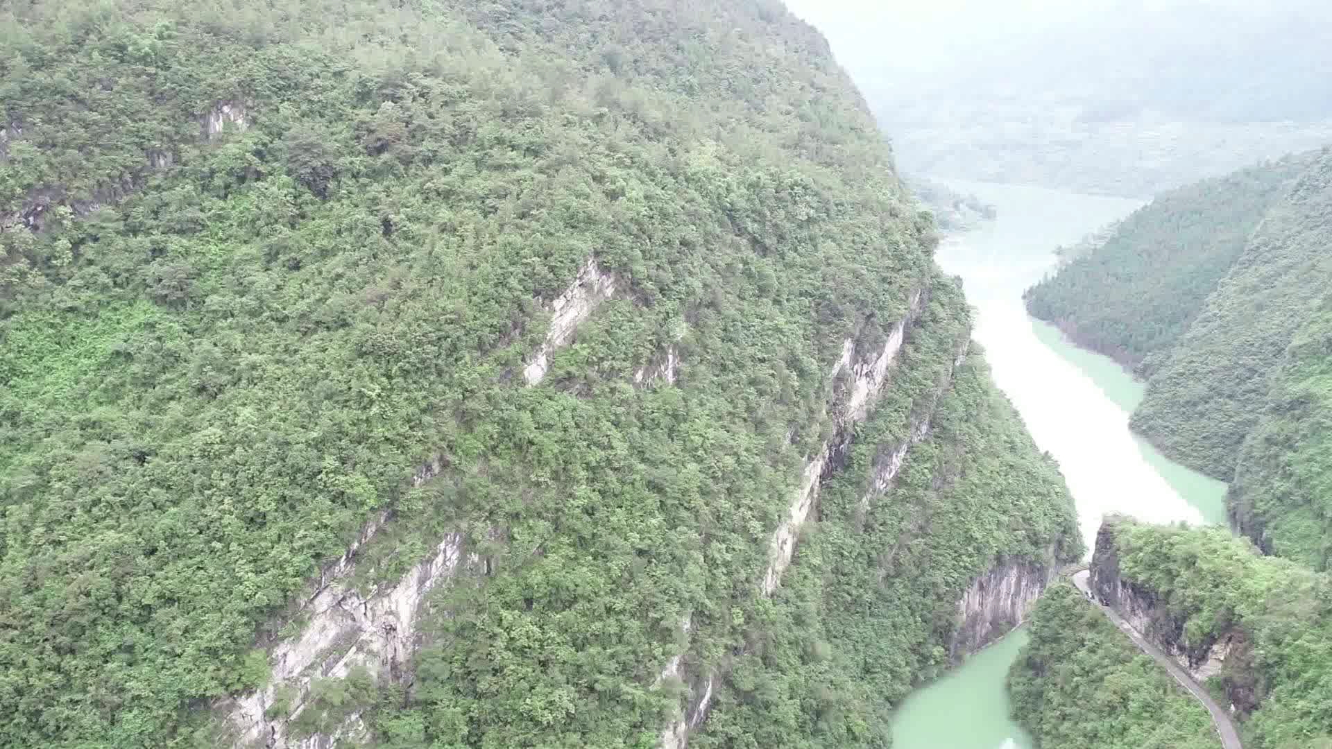 芙蓉江畔渔舟唱晚 十里长峡天然好风光