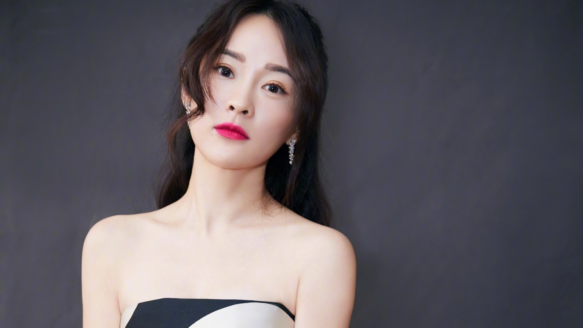 辣妈霍思燕教你穿出少女感,减龄时尚两不误
