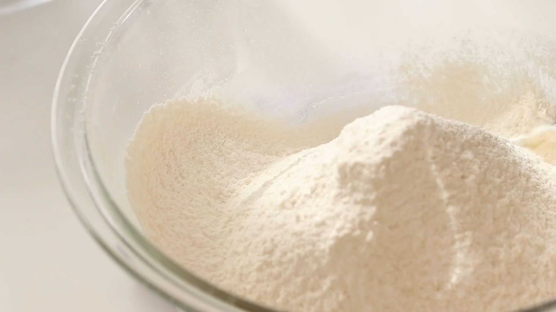 食谱丨无黄油版雪球饼干的做法，酥脆可口的小零食