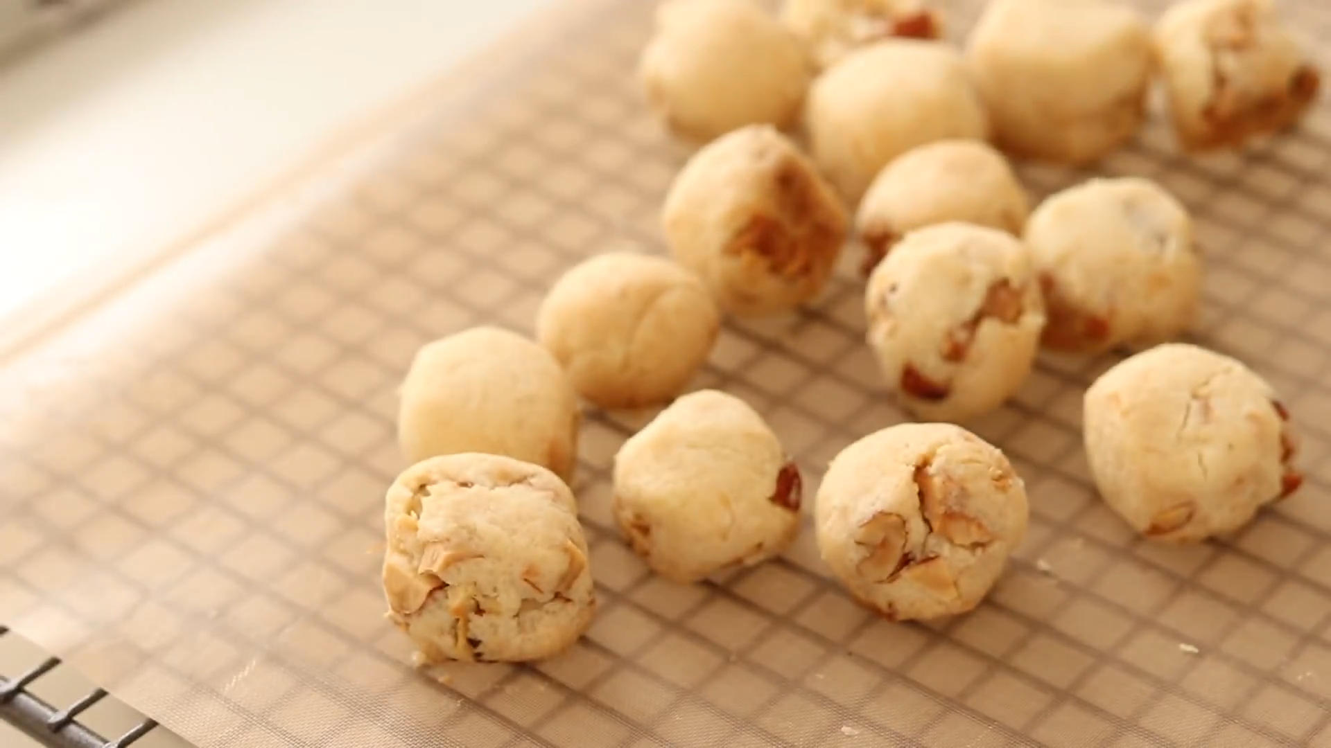 食谱丨无黄油版雪球饼干的做法，酥脆可口的小零食