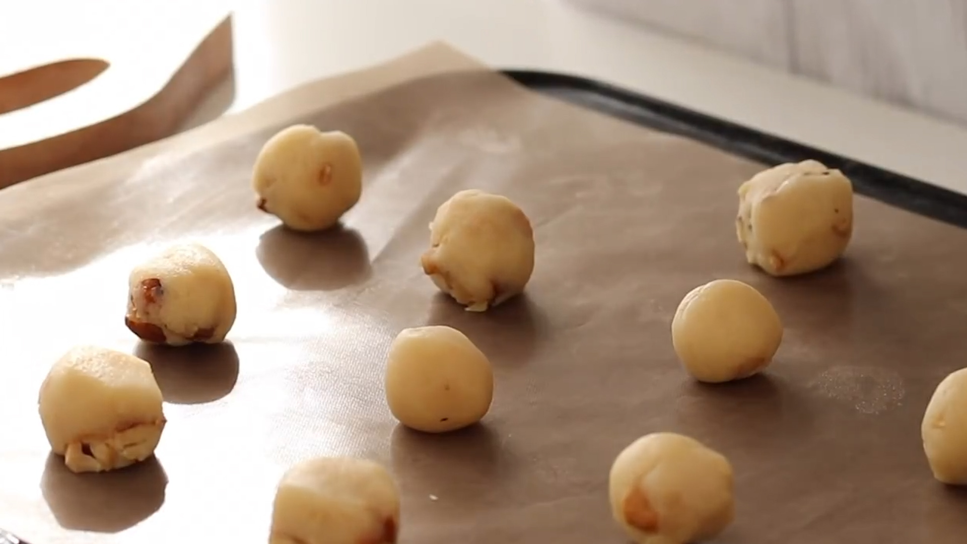 食谱丨无黄油版雪球饼干的做法，酥脆可口的小零食