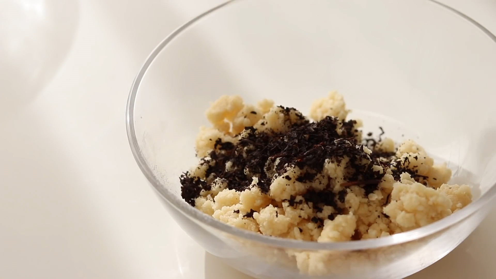 食谱丨无黄油版雪球饼干的做法，酥脆可口的小零食