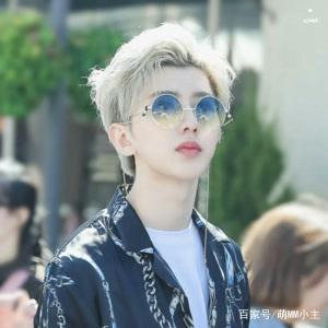 蔡徐坤工作室发声明引发网友争议:不配称作艺术家,却一直在路上