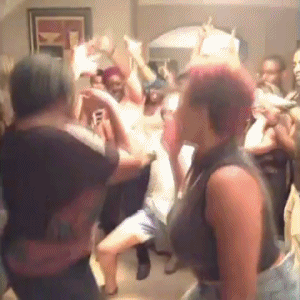 搞笑gif趣图:女神和女汉子的真正区别,来了解一下