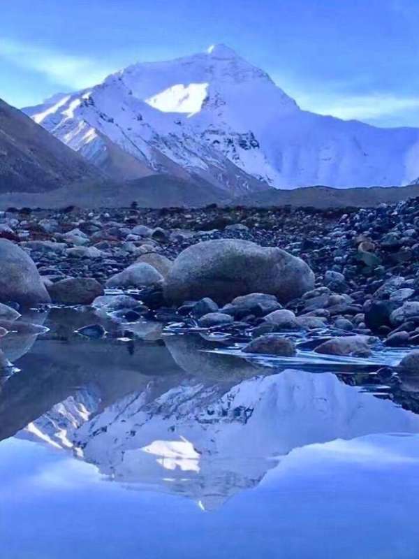 世界上最高的山峰,位于中国与尼泊尔两国边界上,你去