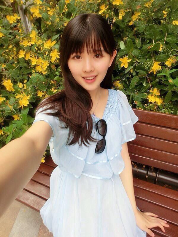 嫩嫩的校花美女,清纯美丽 特别声明:以上文章内容仅代表作者本人观点