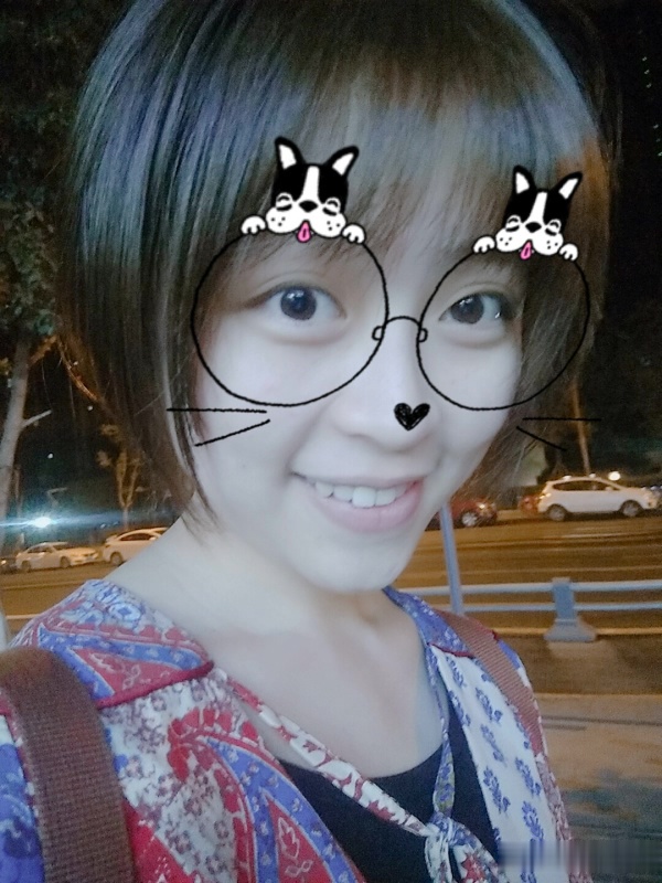 女生头大，脸圆，脖子短，头发厚，发质硬，什么发型好看？