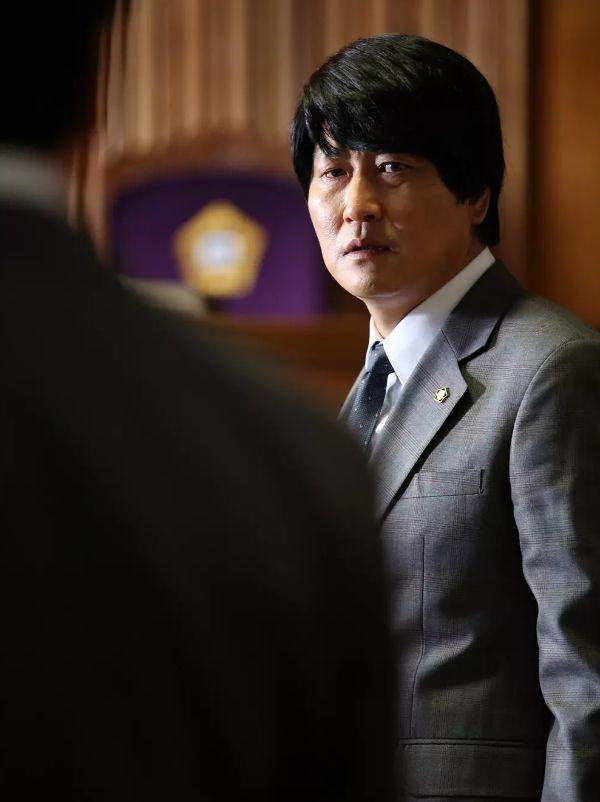 韩国高分电影《辩护人》,最后一段法庭戏看泪