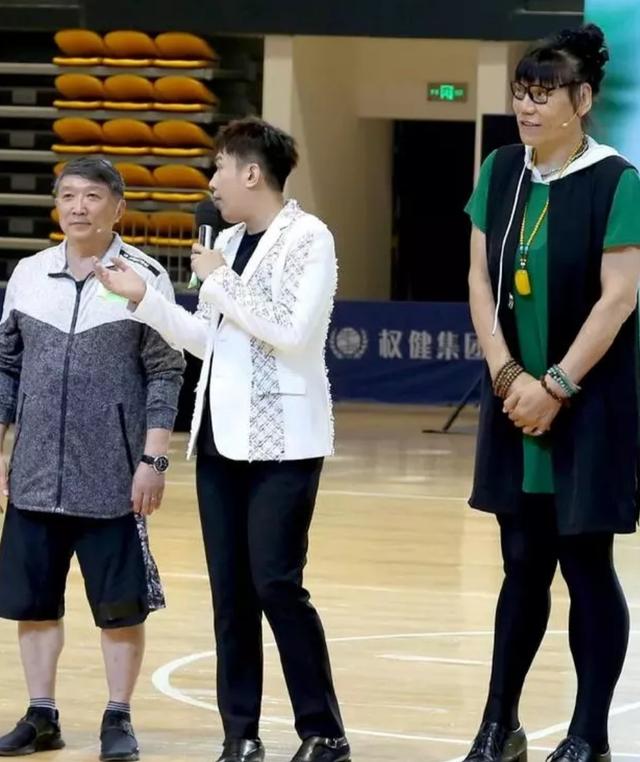 泪目：郑海霞双腿严重变形，光荣为国争光，结婚却不敢要孩子