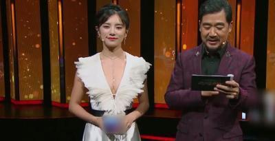 女主持少穿一件衣服,硬撑80分钟