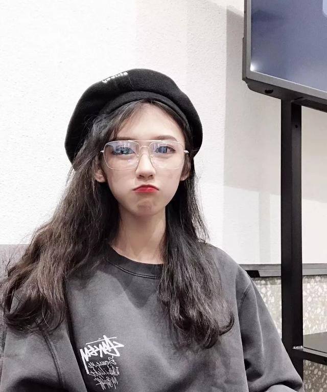 班草是什么意思。班花呢?