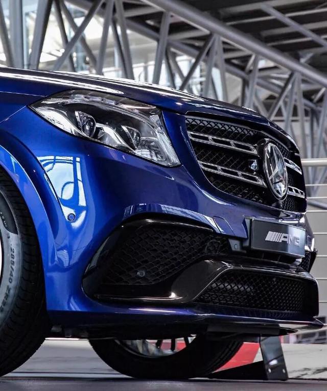 实拍丨全新奔驰-AMG GLS 63，宝马X7即将到来，你会选谁？