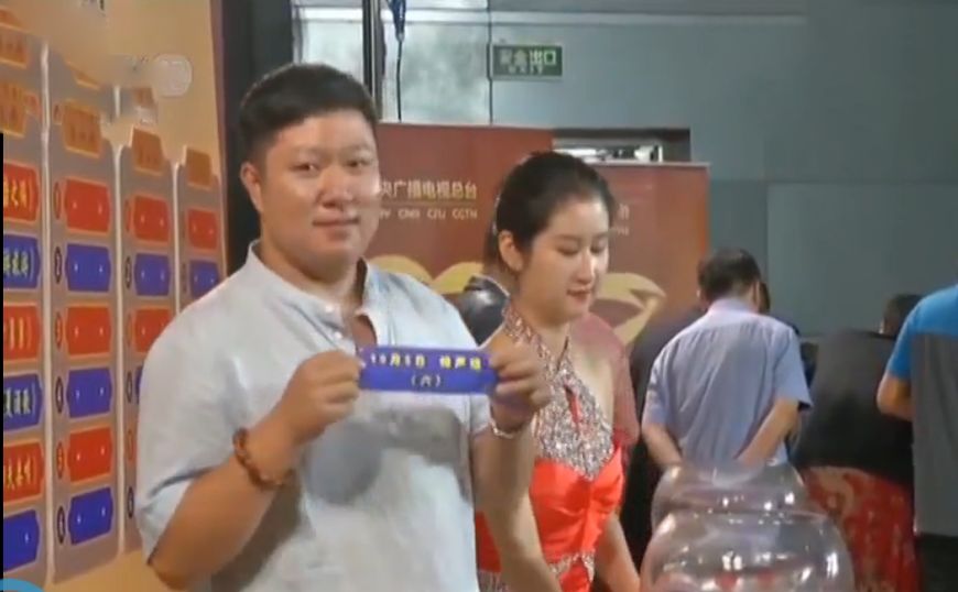 《首届中国相声小品大赛》博士李宏烨进决赛,