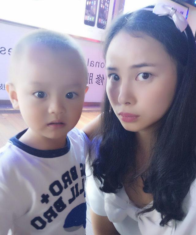 奥运冠军胡佳近照:成为公司老总,老婆是花游女神,儿子超像胡佳