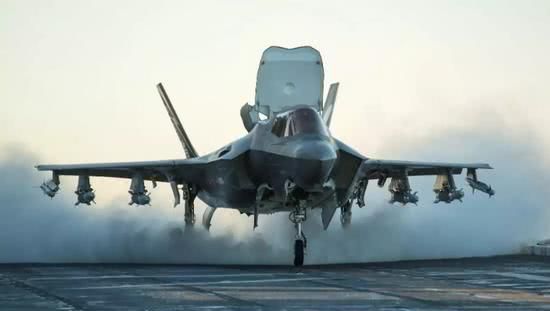 野心毕露:日本确定购买F35B战斗机,出云级准航