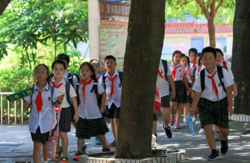 小学生"三点半放学"问题?教育部:已经在解决了