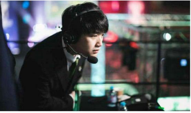 当电竞职业选手的标准是什么?英雄联盟的微笑