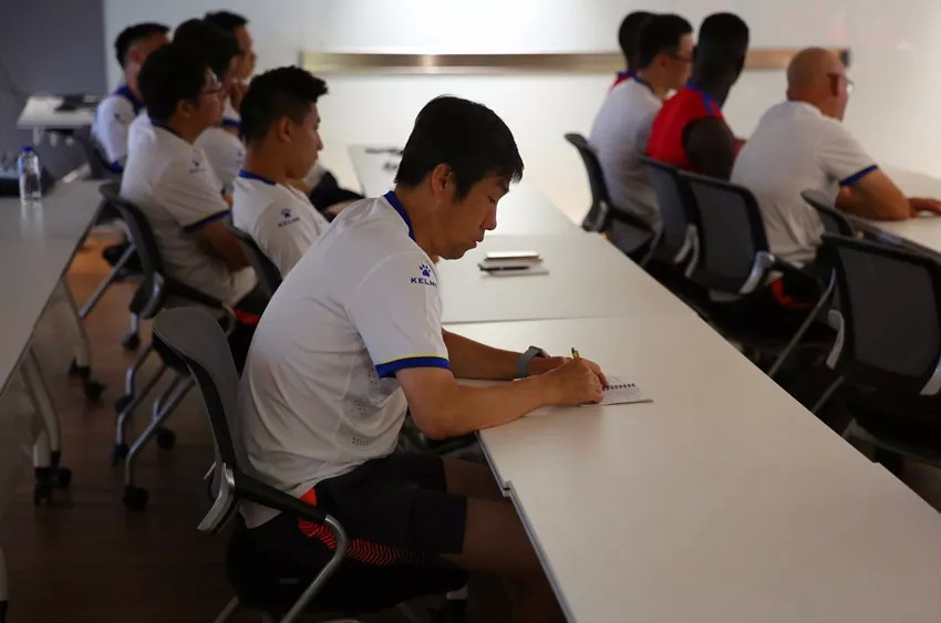 院信息情报研究院副院长赴北京高鑫训练基地讲