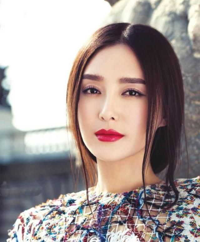 37岁的秦岚仿佛逆生长一样,容音小天使越来越