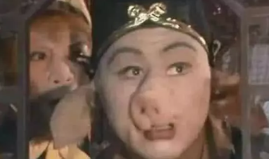 经典电视剧搞笑镜头,果然是个穿帮镜头,图2一点都不敬业啊