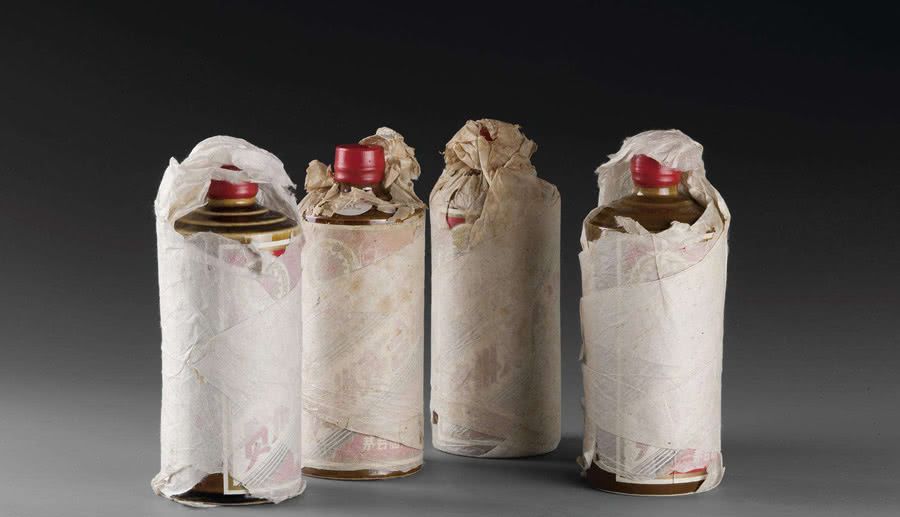 价值上万的茅台,小针孔里暗藏玄机,酒友吐槽