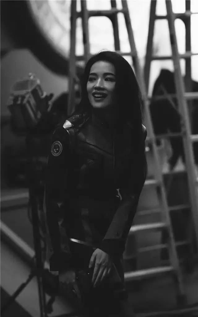 《流浪地球》票房大爆后,鹿晗带来了一部科幻