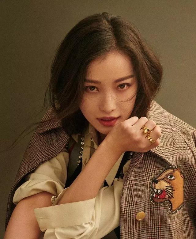 倪妮明年演话剧,韩雪跟章子怡一个团队,霍建华和唐嫣有合作