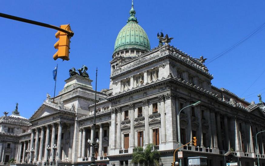 阿根廷国会大厦,位于国会广场西端,是一座意大利学院派建筑!