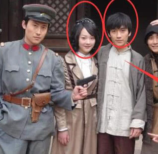 了王丽坤,认出了胡静,却没有认出上官兰心!