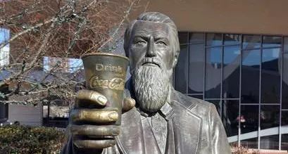 他创造可口可乐,配方值百亿美金,却以550元卖