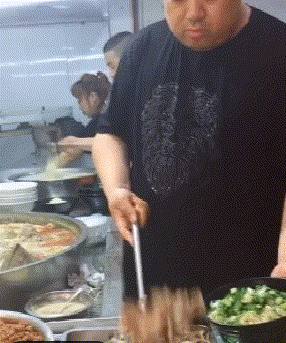 内涵段子:哪位是我亲家,晚上一起去喝酒啊!