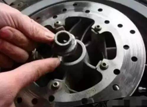 汽车保养不光光是换个机油就能搞定的，这四个地方一定常检查