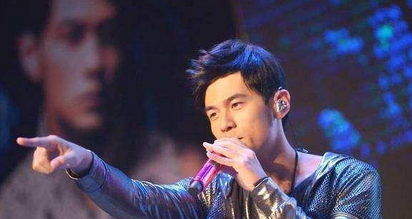 哈林说错话引全场尴尬,幸好李健及时救场 评论